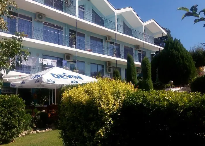 синя иглика