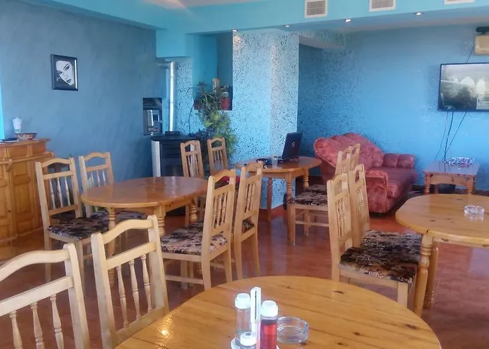 синя иглика Villa *